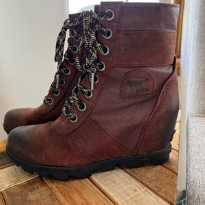 Sorel Lexie Wedge Boots size 8